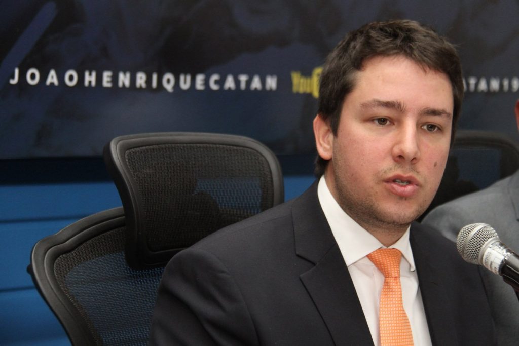 Projeto determina que bares e restaurantes informem utilização de produtos semelhantes ao queijo